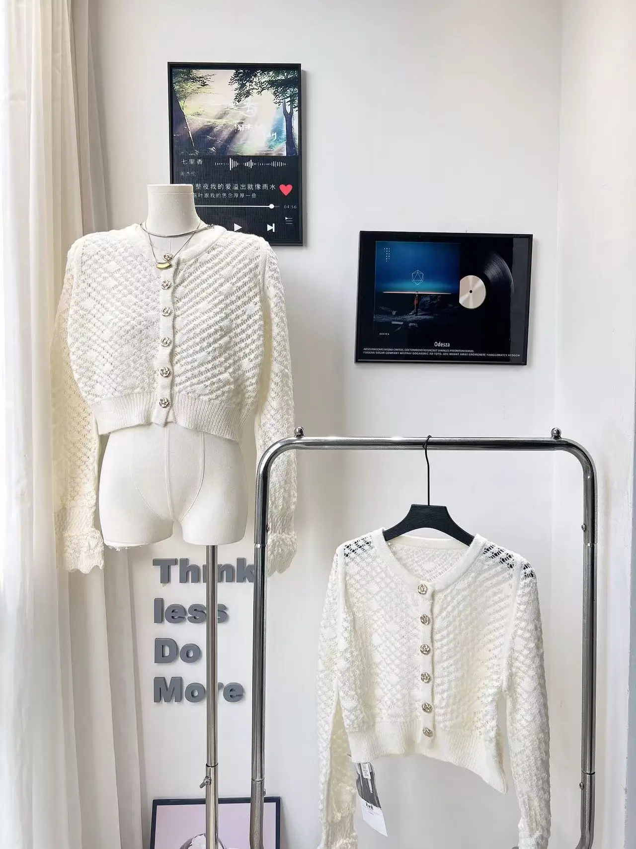 

Fashion Elegant Knitted Cardigan Women's 2025 Crochet Hollow Out Long Sleeve Top Round Neck Gold Button Sweater F282