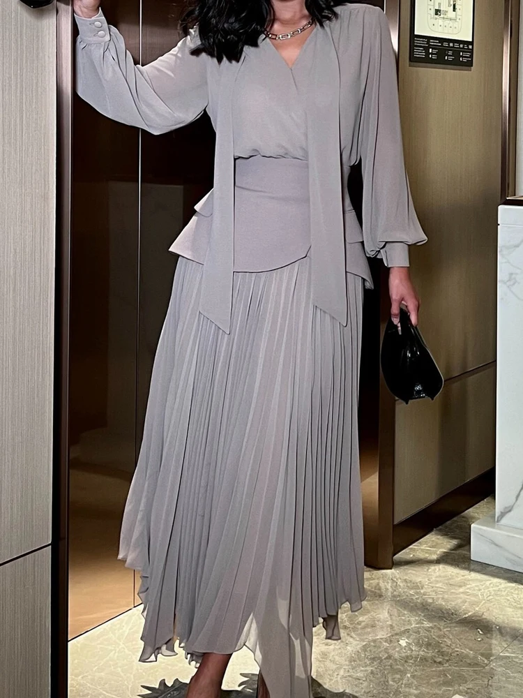 Jupe longue Sexy à col en v, gilet assorti, tenues à la mode, taille haute, couleur unie, costume 3 pièces, ensemble de transport élégant plissé pour femmes, 2025