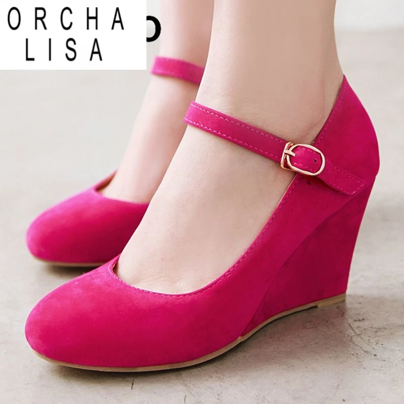 

ORCHA LISA 2025 Новые модные замшевые женские туфли-лодочки из флока с круглым носком на танкетке 8 см, мягкие женские туфли на высоком каблуке с пряжкой и ремешком для вечеринок и свиданий