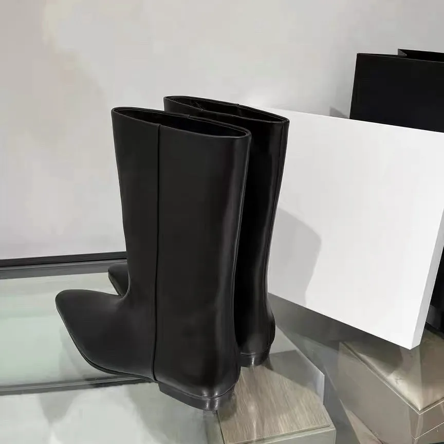 Women's Black Leather Mid-Calf Boots Sleek Slip-On Design Low Heel Minimalist Edgy for Autumn/winter Modern Casual Daily Outfits