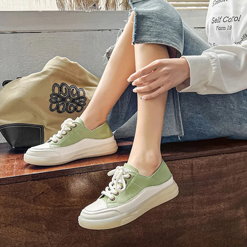 Zapatos blancos pequeños de piel de vaca de primera capa para mujer, zapatos pequeños de cuero de estilo británico con suela suave, primavera 2023