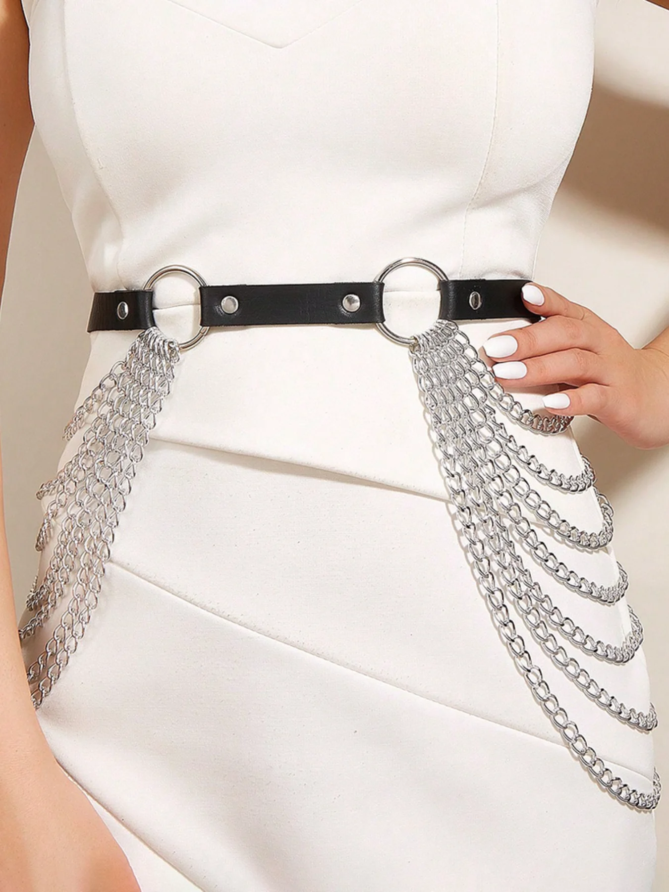 

Черный декоративный ремень из искусственной кожи с серебряной цепочкой, регулируемый, подходит для вечеринок, музыкальных фестивалей и ночных клубов.