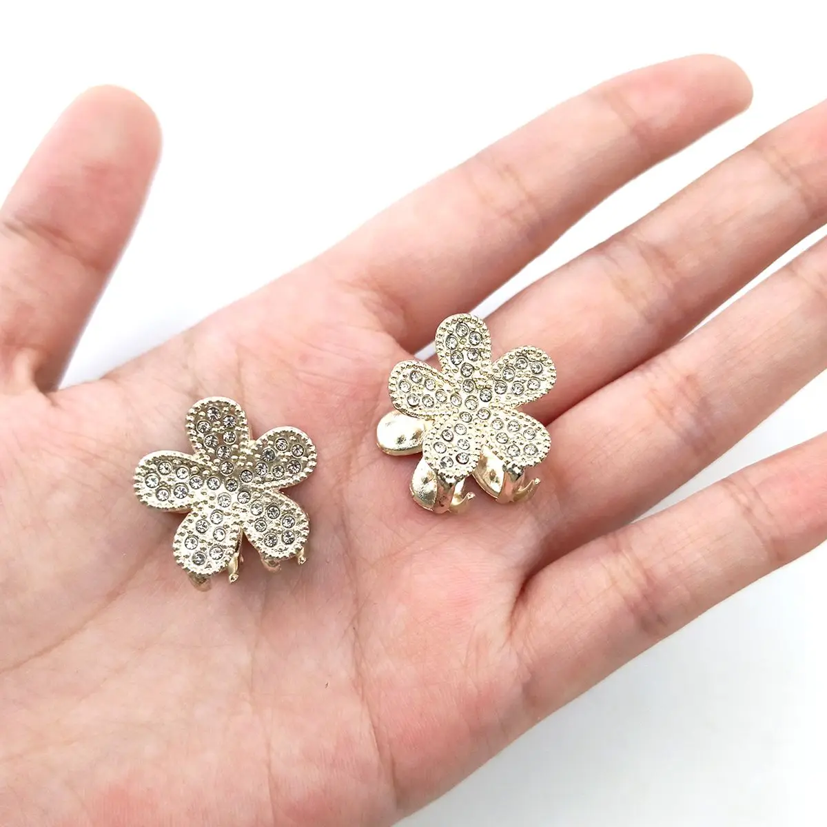 2PCS Elegant Pearl & Crystal Metal Claw Clamp Small Size Grab Clip Rhinestone Accented Shark Hair Clip for High Ponytail