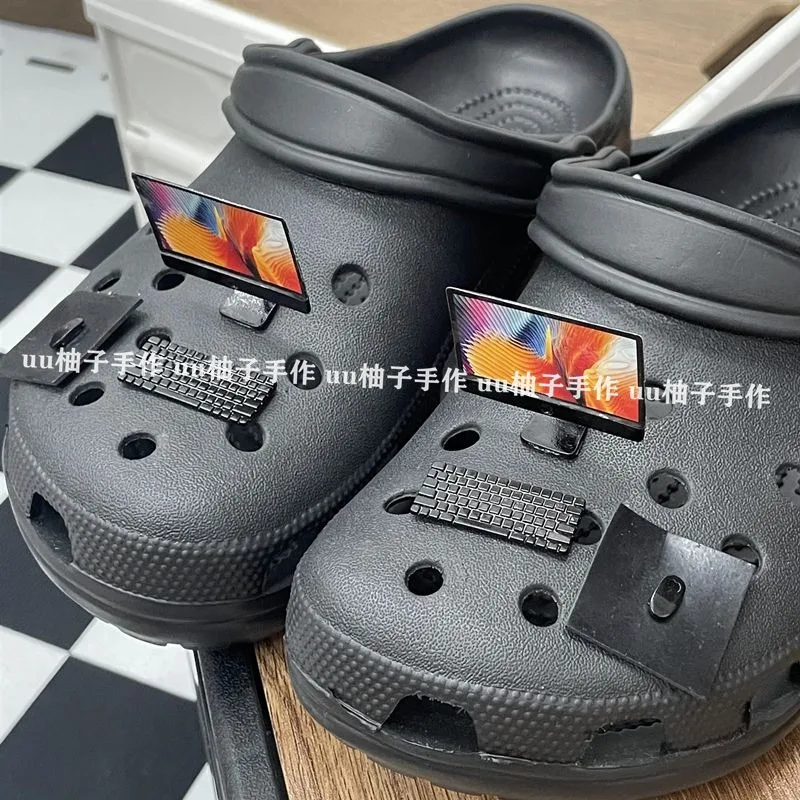 

Simulation Computer Series Shoe Accessories Lovely Designer Charms Ins Popular Adornment for Clogs Sandals Kids Boys Girls Gifts