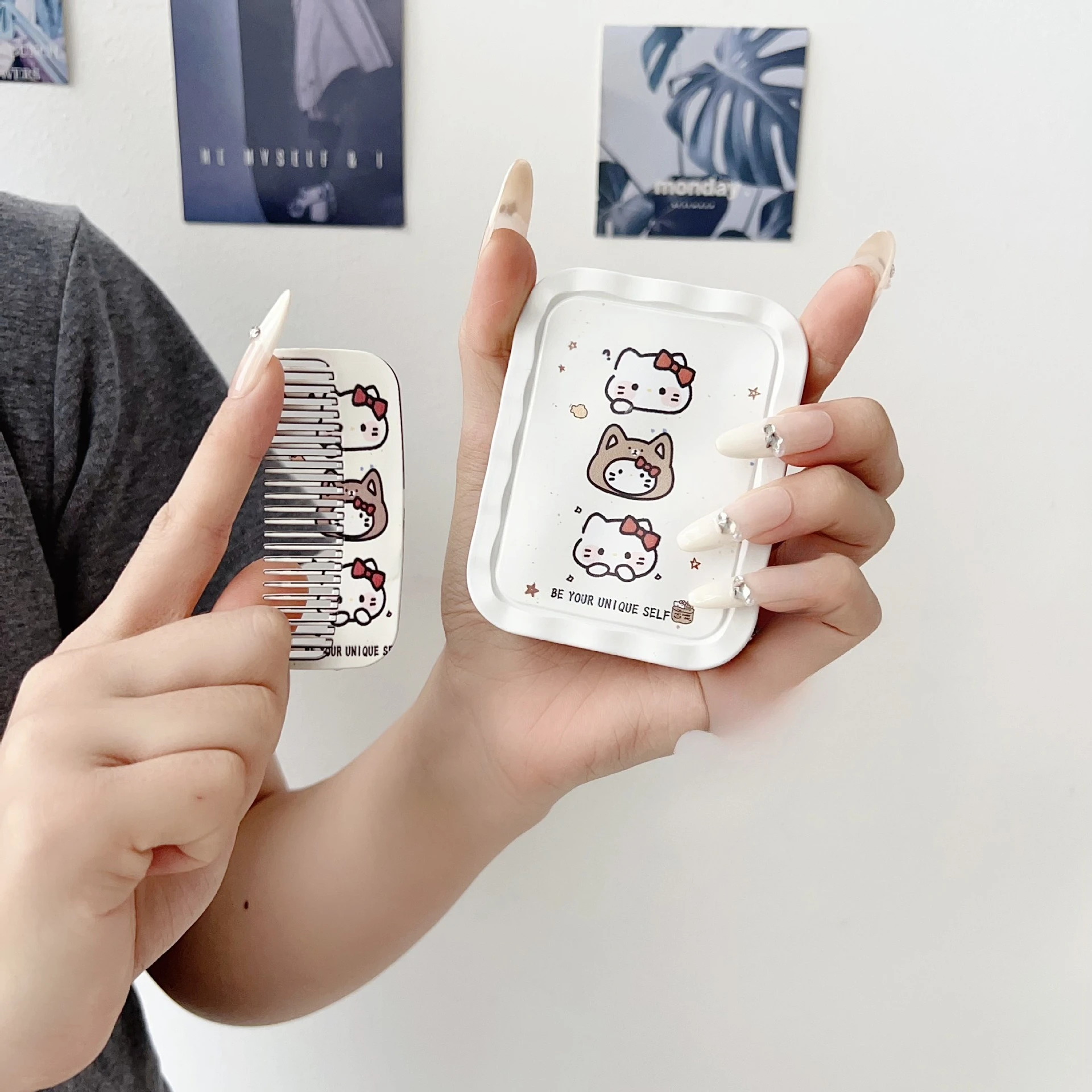 Sanrio KT Cute Student Small Mirror Portable Folding Makeup Mirror Dormitory Girl Makeup Mini Handheld Makeup Mirror Comb in One