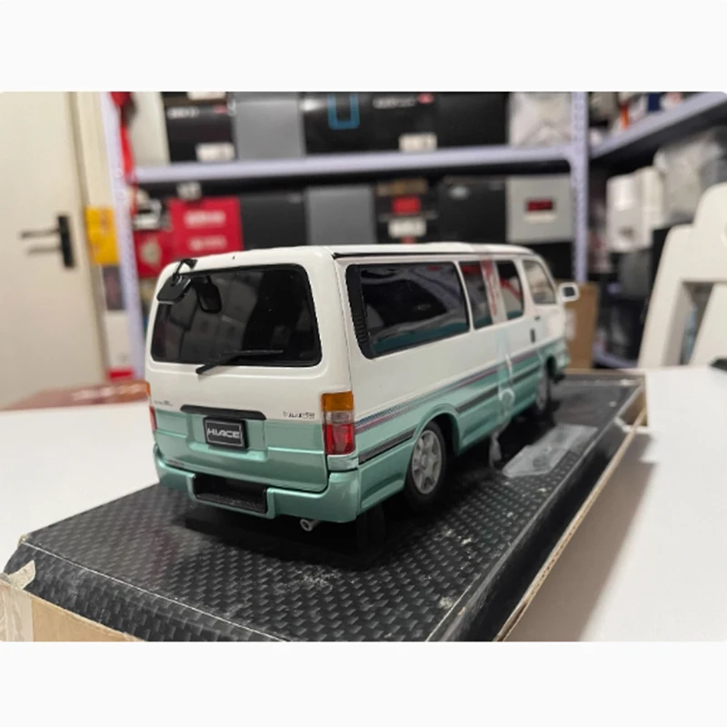 1:24 DISM HIACE Van 100 سلسلة سبيكة سيارة نموذج 18 سنتيمتر طول لعبة حلية جمع هدية