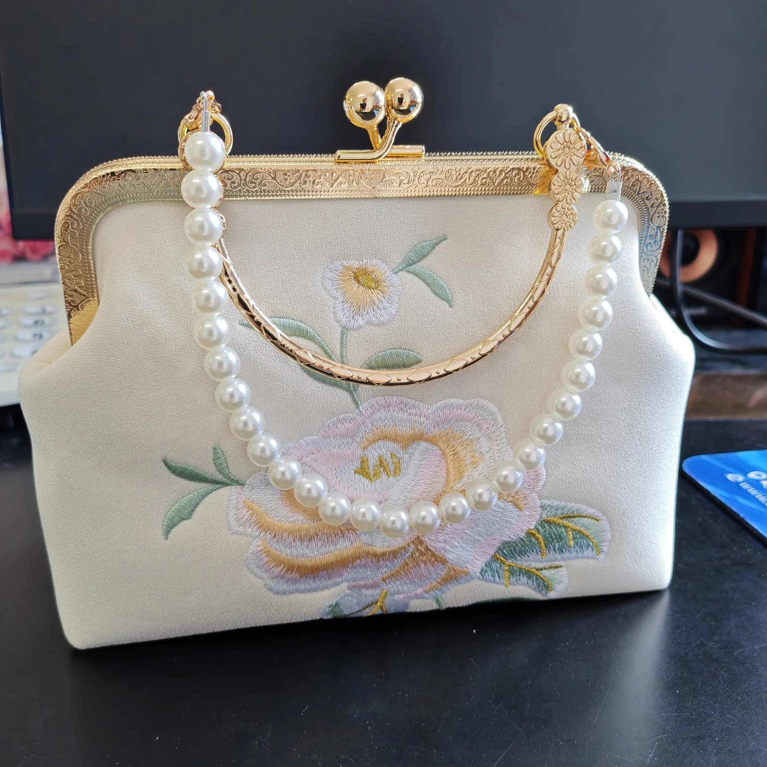 novo-estilo-de-bolsa-de-jantar-bolsa-de-noite-inspirada-em-qipao-bordada-com-flores-best-seller-transfronteirico-mini-bolsa-de-corrente-elegante