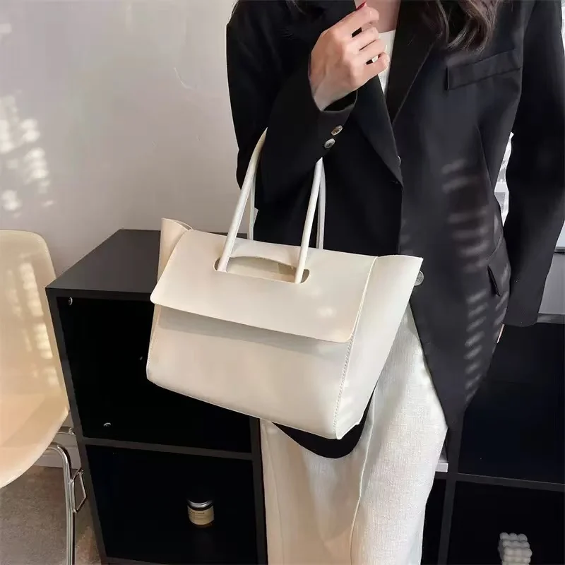 High-End Large Women's Bag 2026 New Trendy Korean Style Large Capacity Handbag Retro Commuter Pu Tote Bag
