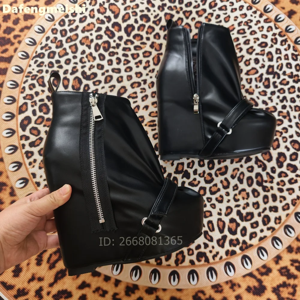 Schwarze Leder-Keilabsatz-Stiefeletten mit seitlichem Reißverschluss, Schnallenriemen, verstecktem Absatz, Punk-Street-Gothic-Mode, Damenschuhe, Größe 35-45