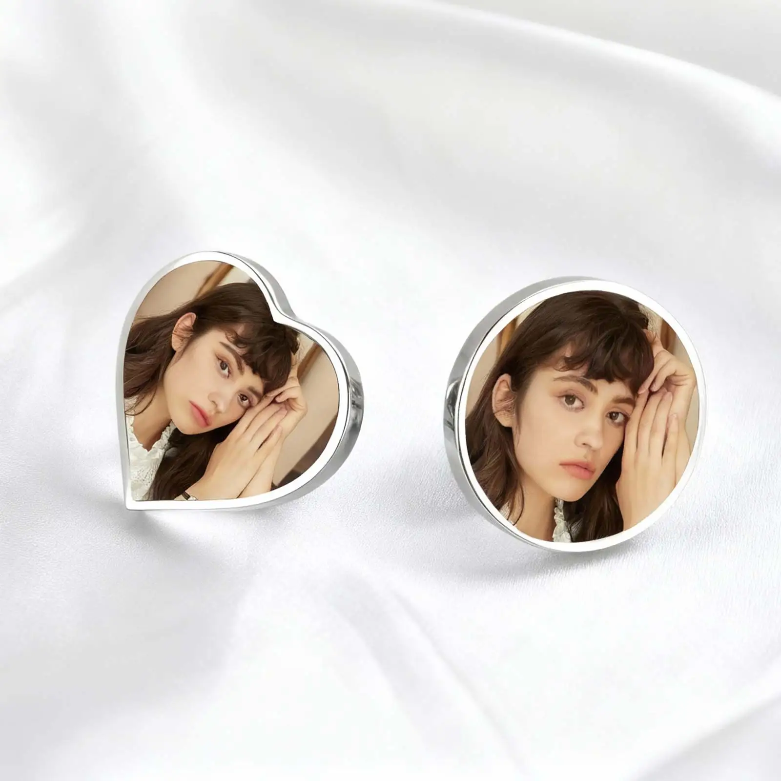 

Free Custom Photo Round Heart Brooch for Women,Stainless Steel Wedding Memorial Picture Pin Brooch,Waterproof Charm Jewelry Gift