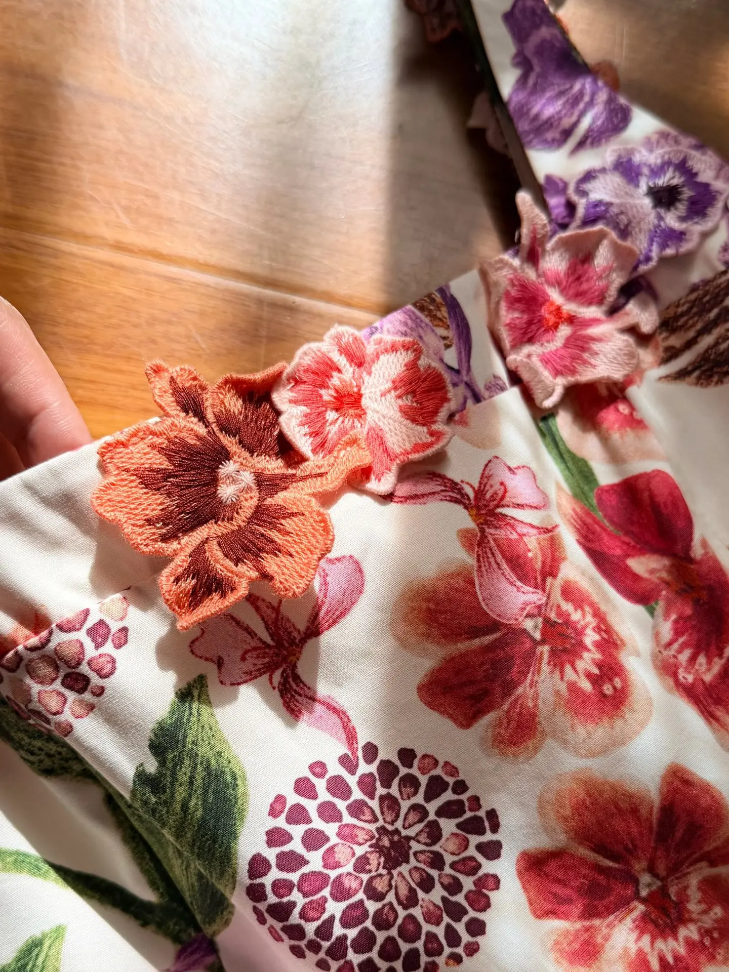 2026년 신상 봄 여름 아플리케 꽃무늬 민소매 스파게티 스트랩 여성 미니 드레스