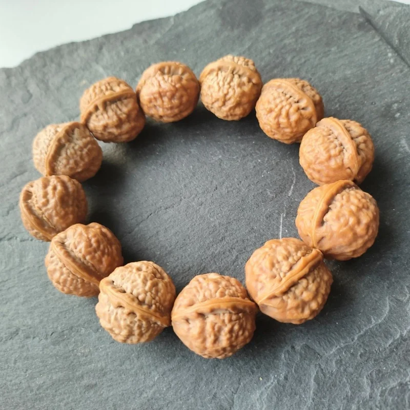 

Celebrity-style autumn walnut bracelet with a single stripe Kirin pattern, a premium fortune-bringing piece for men and wome