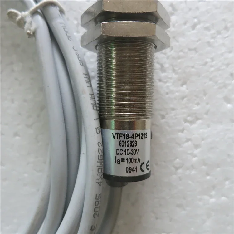 

VTF18-4P1212 Photoelectric Switch Warranty For Two Year