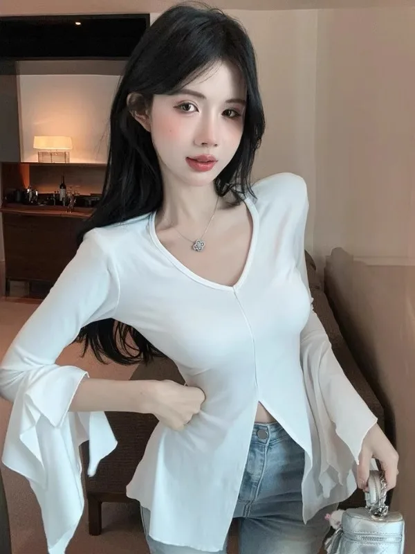 

Women's V-Neck Long Sleeve T-Shirt Bell Sleeve Base Shirt Inner Wear Autumn Winter Irregular Slit Slim Fit Knitted Top