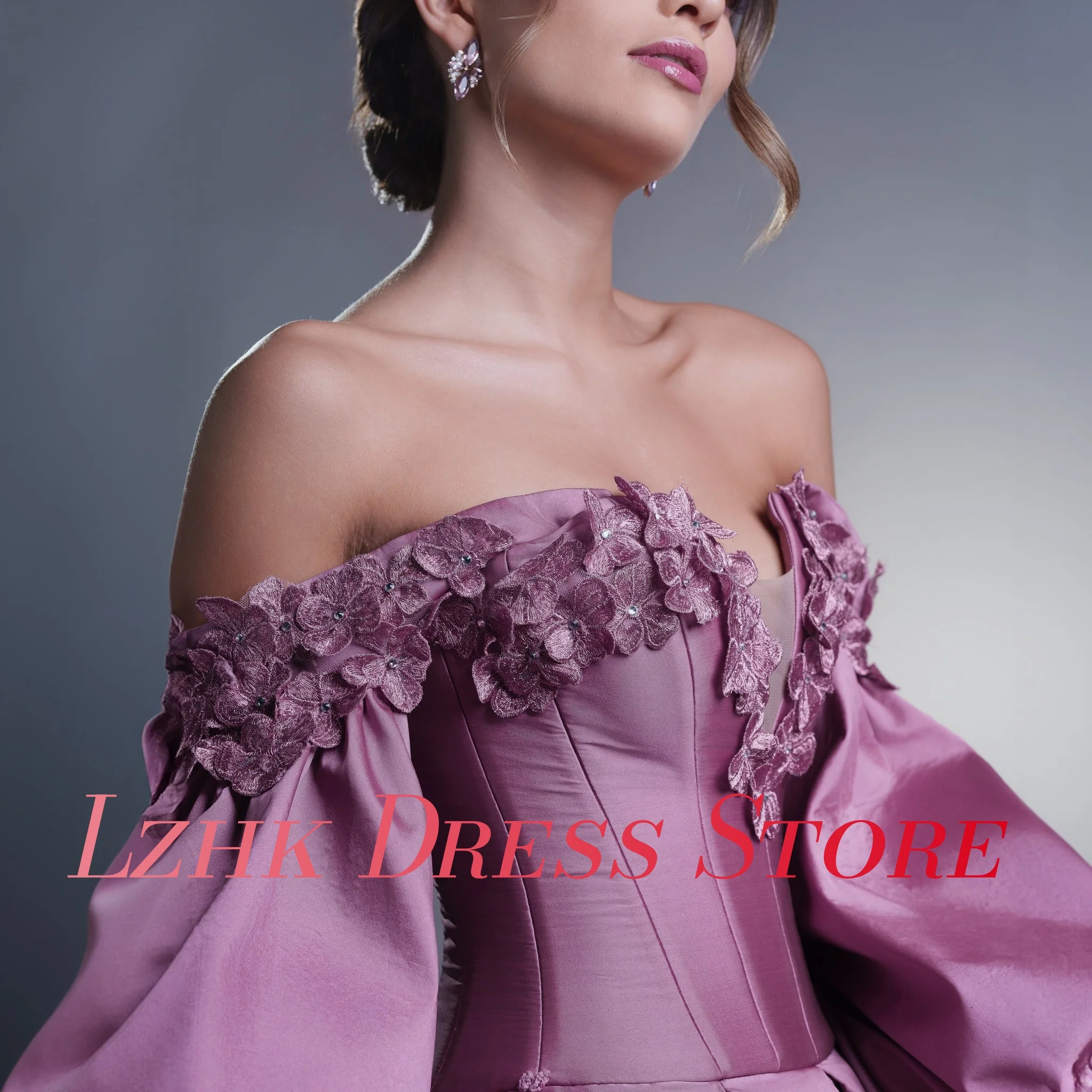 Maßgeschneidertes, anmutiges, schulterfreies Abendkleid aus Satin in A-Linie mit Kristallen, hochwertige Promi-Kleider mit langen Ärmeln