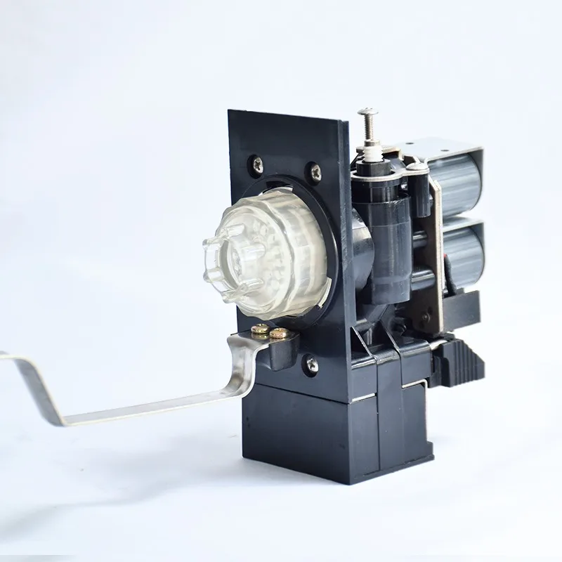Present adjustment valve head, Coke machine, coffee machine, juicer, universal valve head