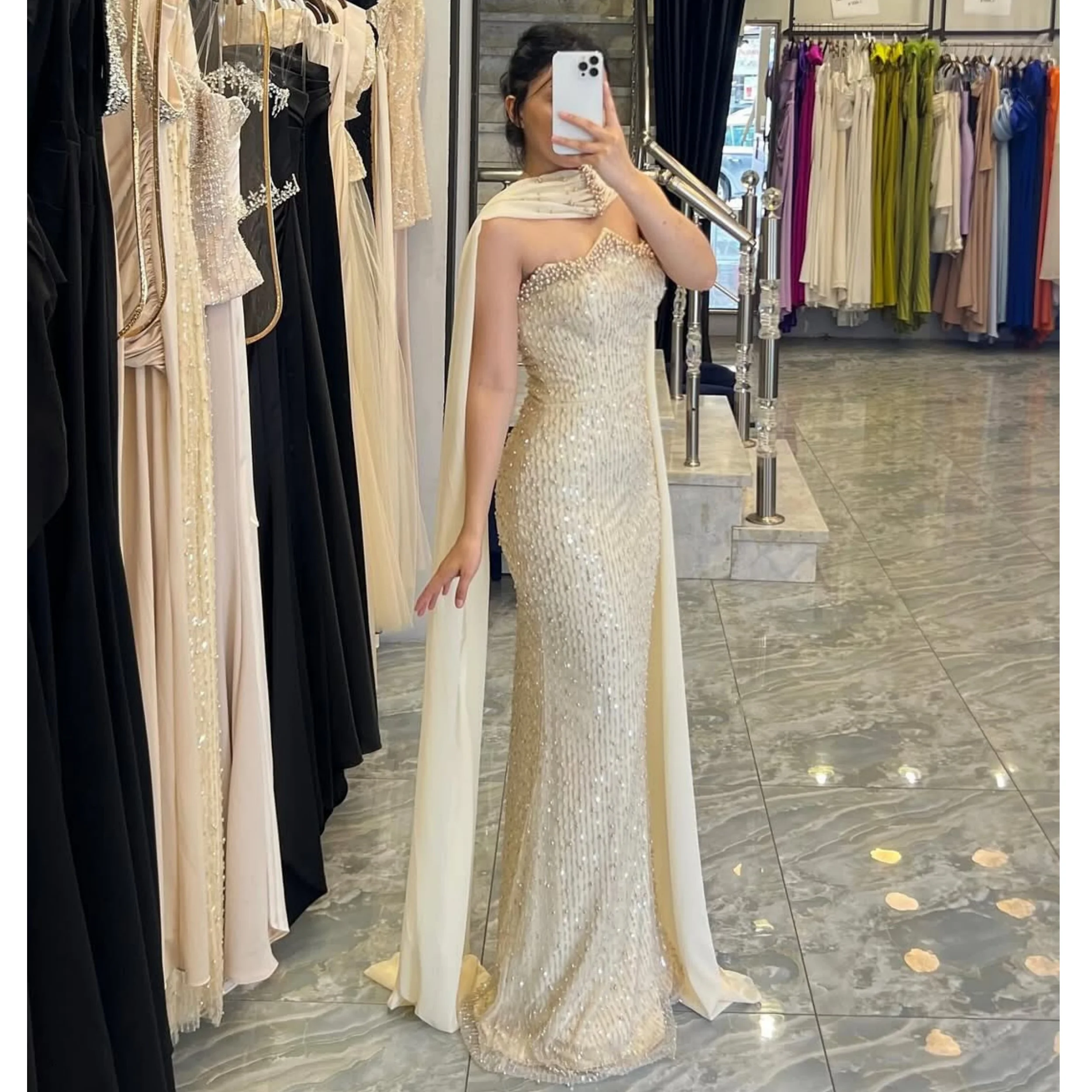 فساتين سهرة حورية البحر الفاخرة بلون الشمبانيا مطرزة بدون أكمام فساتين حفلات نسائية مخصصة بطول الأرض لؤلؤ لامع ملابس الحفلات