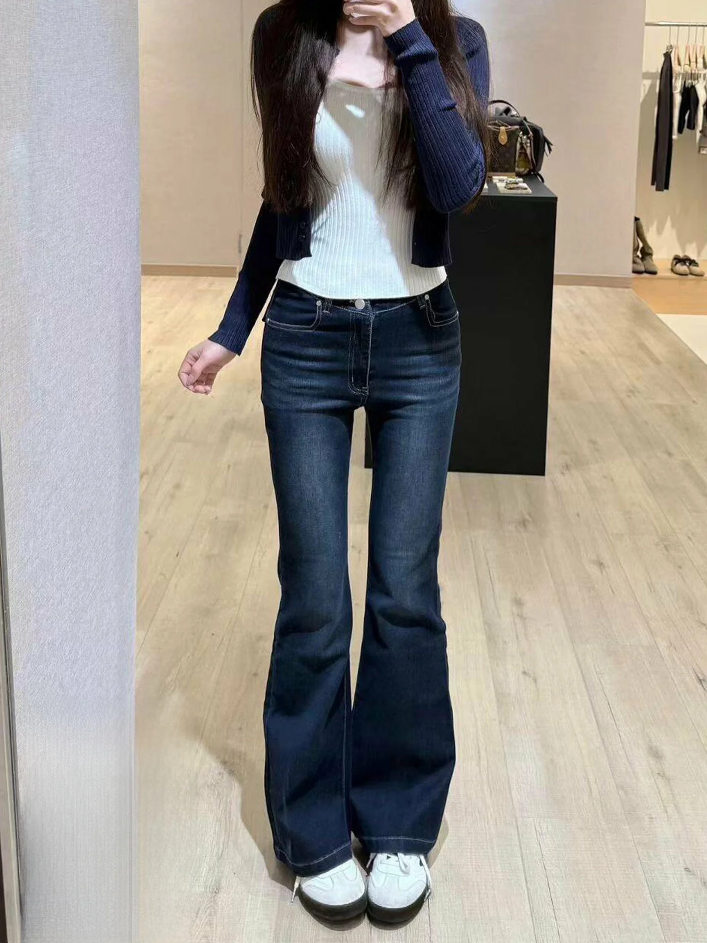 

Джинсы-клеш больших размеров для женщин, летние, новые, с эффектом похудения, удлиненные, тонкие, с высокой талией, в американском стиле, однотонные, широкие брюки