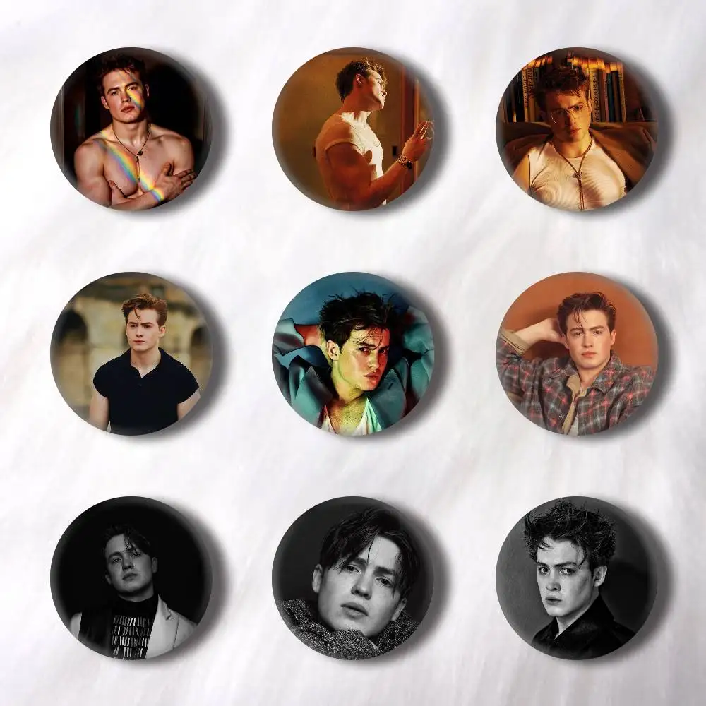Actor K-Kit C-Connor Creative Round Button Badges Cute Pin Brooch for Backpack Clothes Lapel Jewelry Accessories Friends Gift