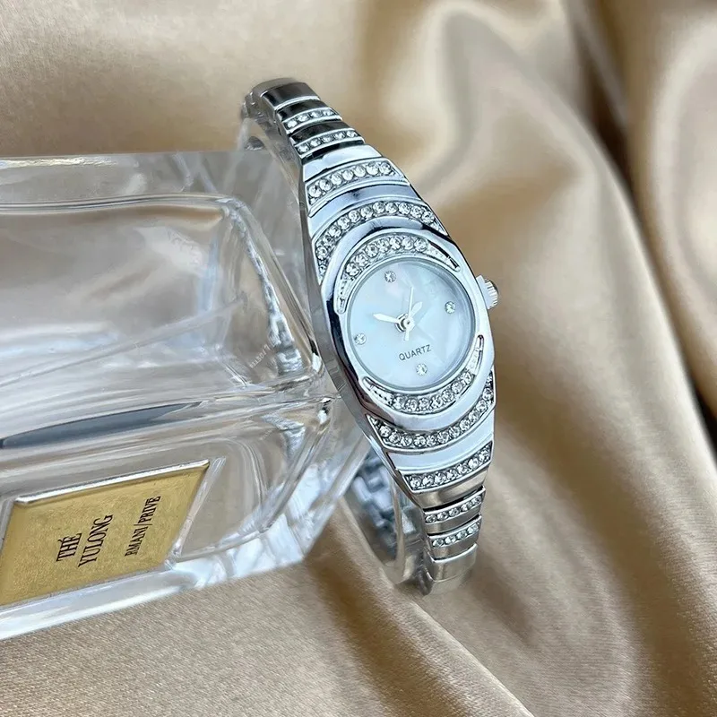 ساعة نسائية أنيقة موضة فاخرة حجر الراين السيدات ساعات كوارتز سوار ساعات المعصم Reloj Para Mujer Relogio Feminino