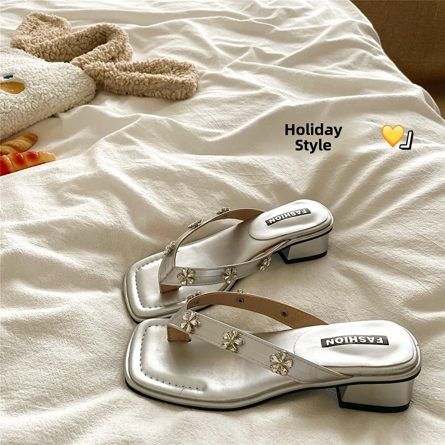 

Sparkling Diamond Flower Thick Heel Anti-Slip Women's Sandals Slip-On Summer Flats Korean Style High Heel Comfortable Footbed