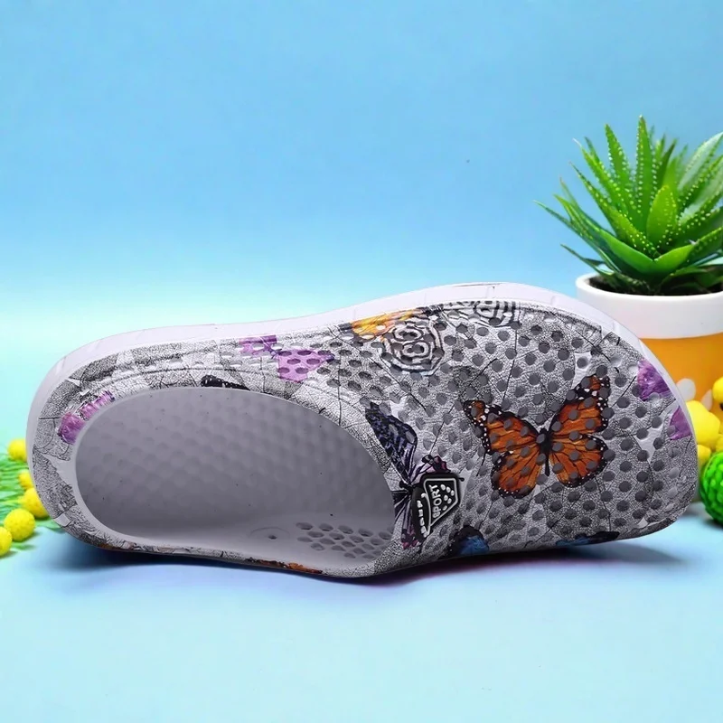 صنادل نسائية أنيقة ذات فتحة قابلة للتنفس بطباعة فراشات - خفيفة الوزن ومريحة ونعل ناعم سهل الارتداء للارتداء اليومي، في الهواء الطلق، الشاطئ،