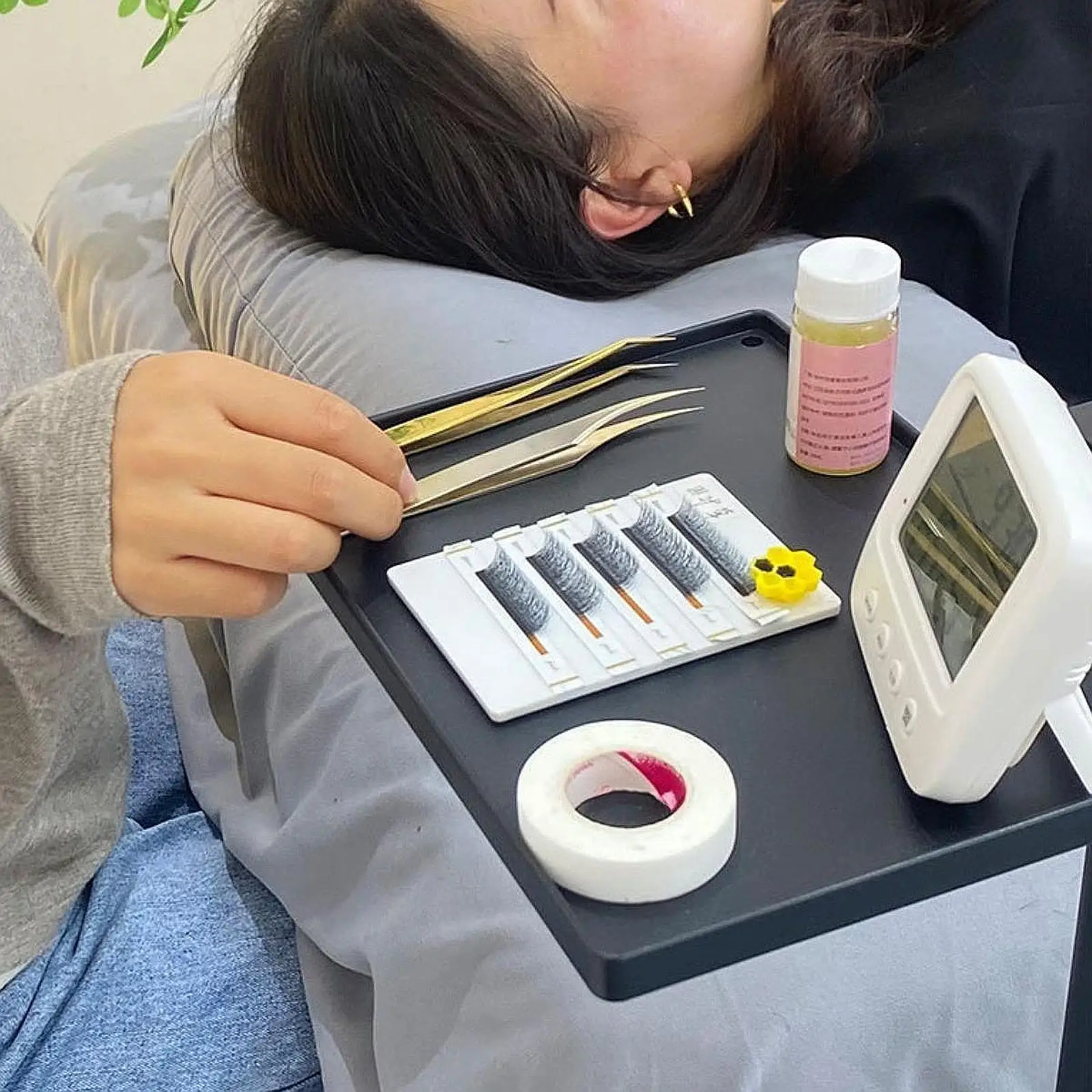 

Eyelash Extension Tool Organizer Shelf Floor Lamp Lash Organizer Convenient Portable Lash Holder for Beauty Salon Teaching