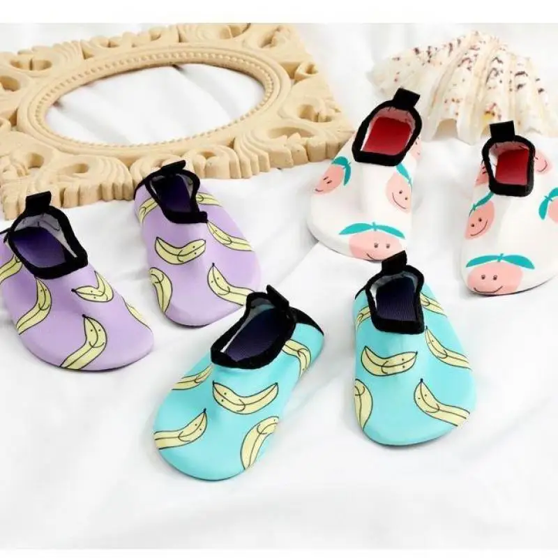 Zapatos de playa para niños, zapatillas de natación bonitas, antideslizantes de secado rápido, estampado de fondo suave, zapatos de esnórquel para