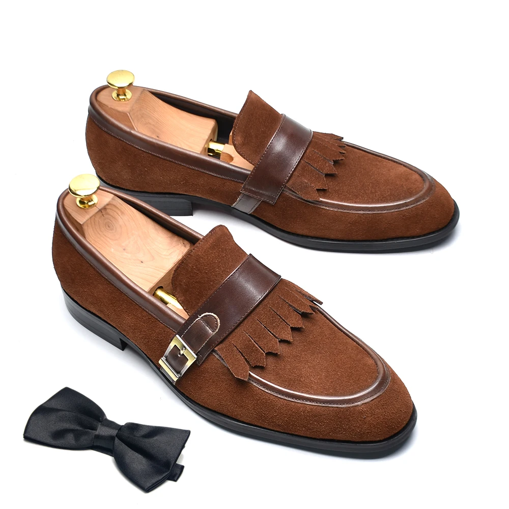 

Классические итальянские мужские модельные туфли-лоферы с кисточками и пряжкой из коровьей замши без шнуровки для свадебной вечеринки, ужина, официальная обувь для мужчин