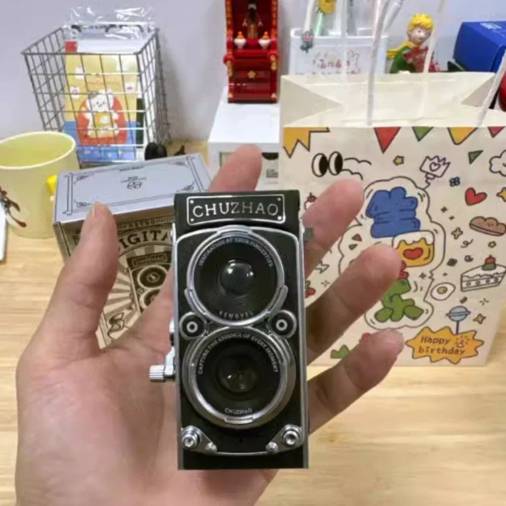 Camera Ano 2000: A Revival of Retro Digital Photography com Tela de 1,54 Polegadas e 12MP