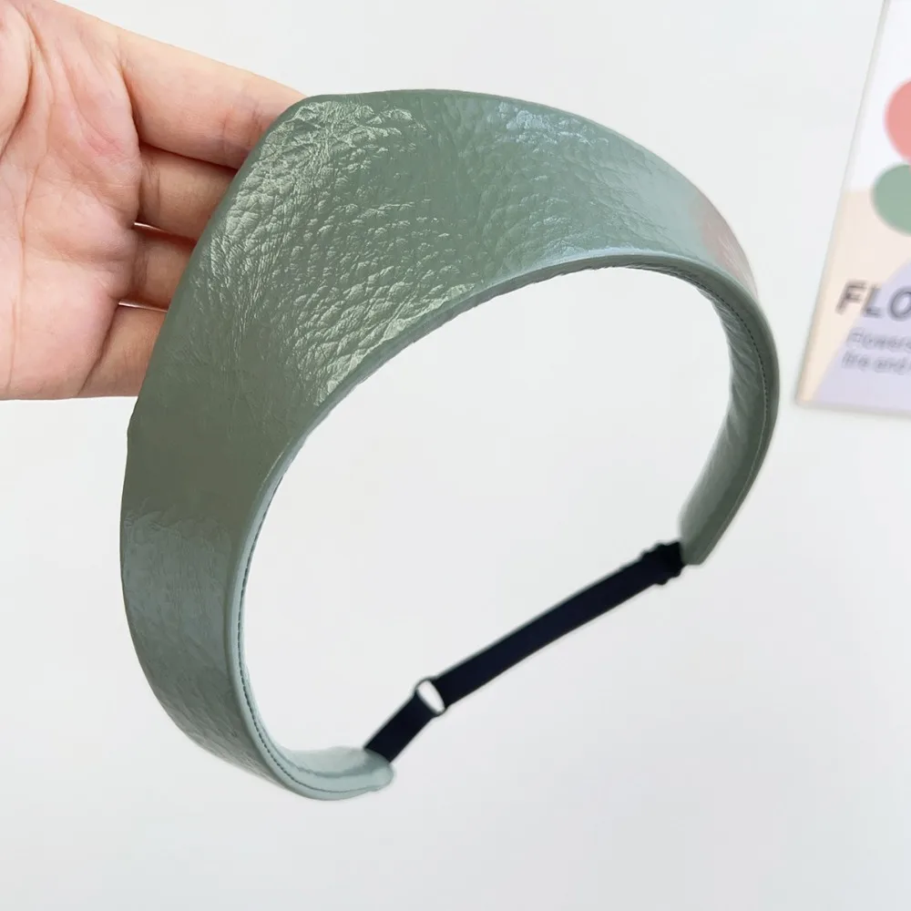 

Fashion Adjustable Women Headband Anti Slip European and American Crown Hairband Leather Hair Hoop Ladies Headwear