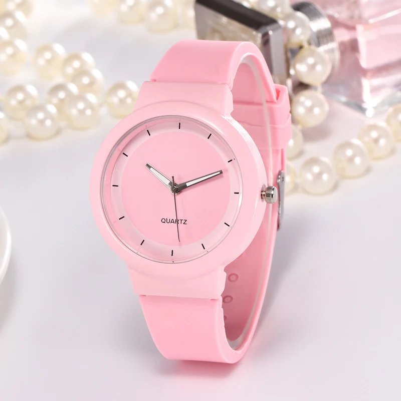 Cross border New Geneva Simple Casual Candy Color Silicone Watch Fashion Male and Female Student Couple Performance Goods