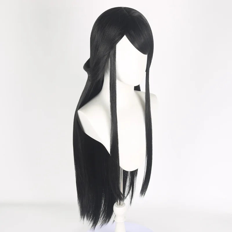 A Female Cosplayer Dressed As Su Wen From The Mobile Game "Smoking Rain" Wearing A Wig.