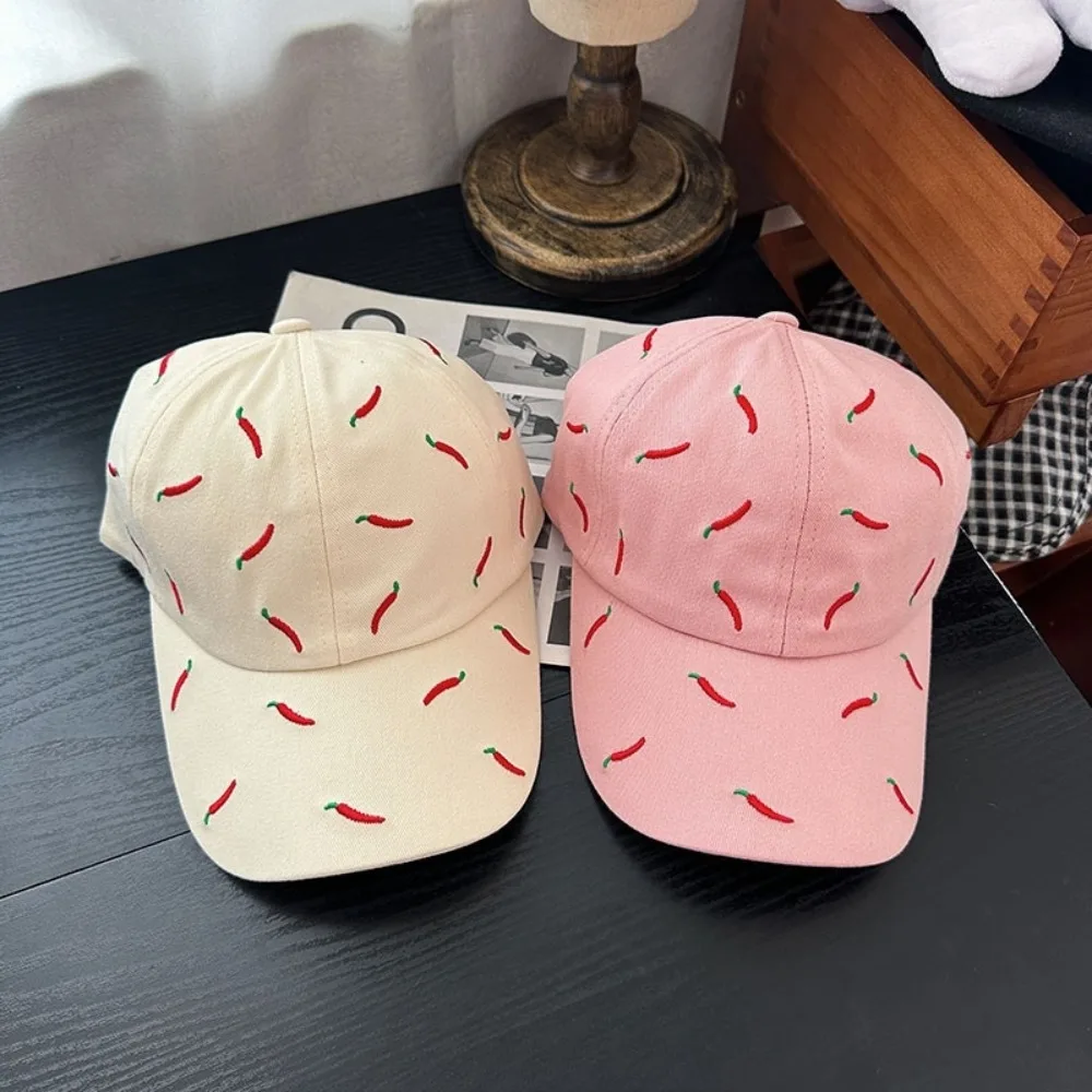 Eenvoudige creatieve chili geborduurde baseballpet met piek zonnebrandcrème rode peperhoed zoete mode katoenen baseballpet straat