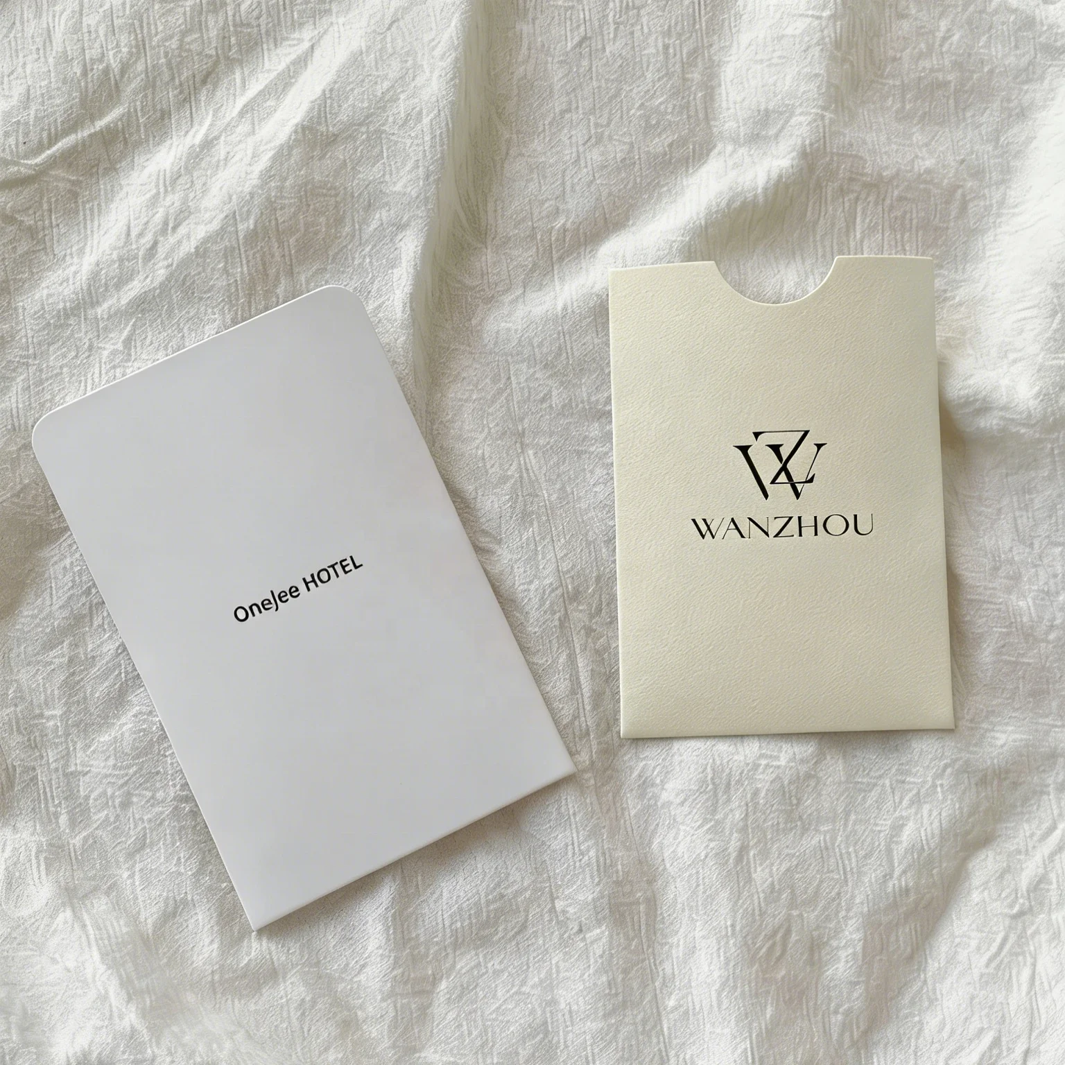 Custom Logo Silicone Hotel Key Card Sleeve Soft TPU Horizontal ID Badge Holder Credit Card Protector for Business Office