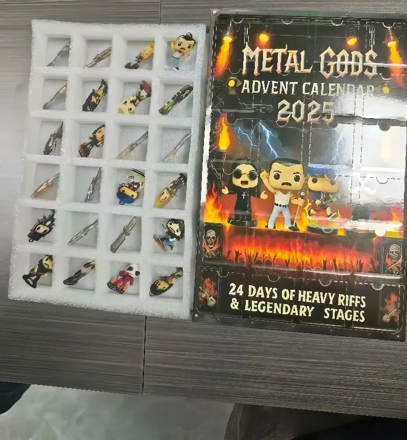 2025 Nuovo calendario dell'Avvento Rock and Metal 2D piatto acrilico regalo scatola cieca collezione di personaggi musicali iconici calendario per il conto alla rovescia
