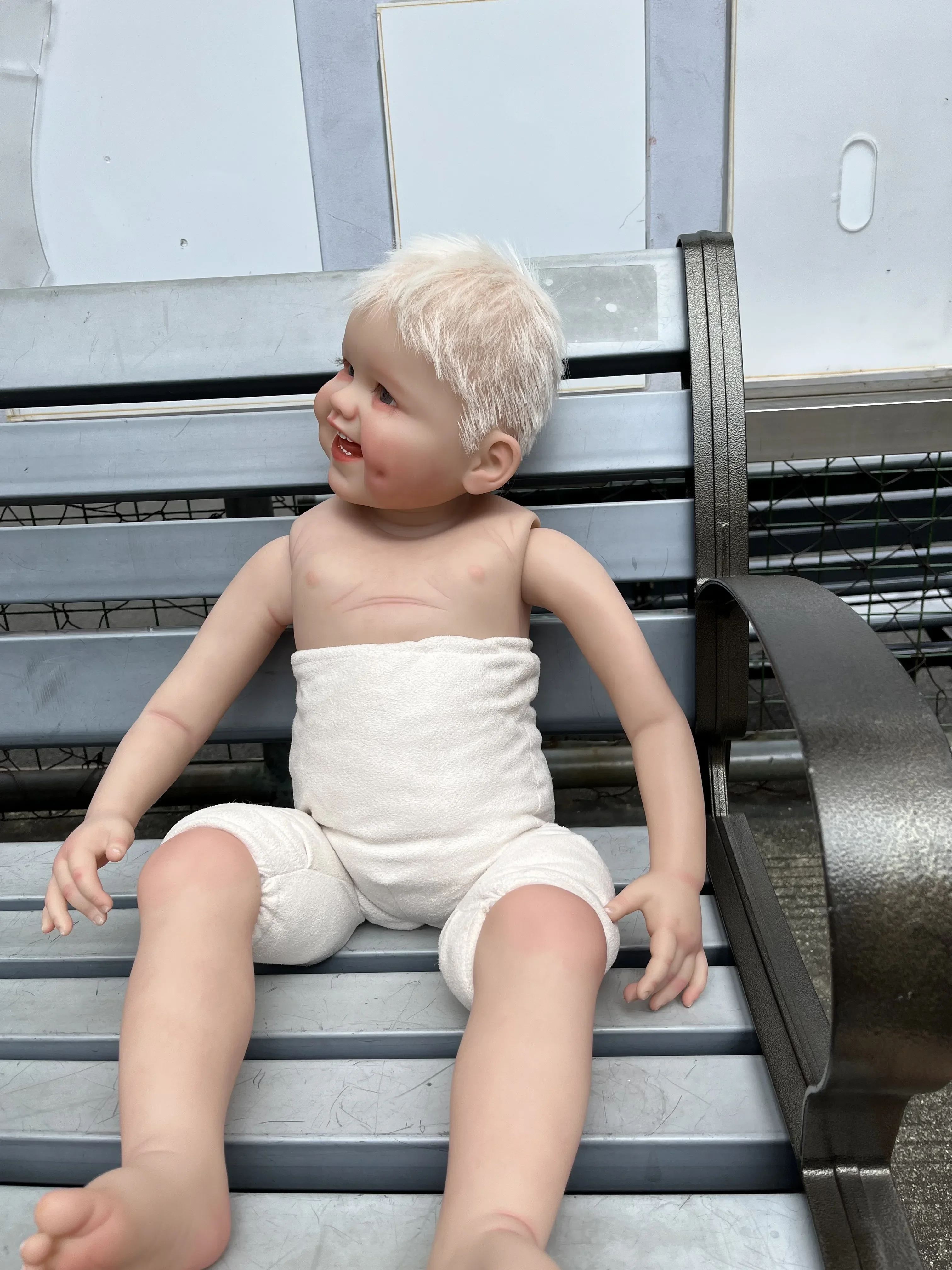 DLS Aangepaste Limited Supply 29 inch Reborn Babypop Jongen Kuiltje Handgeworteld Blond Kort Haar DIY Deel Geschilderd kit