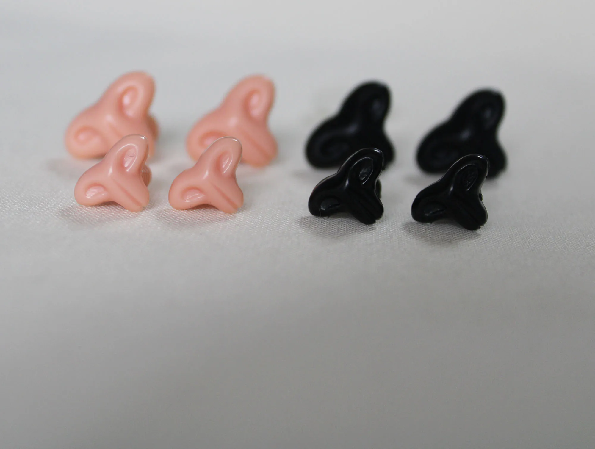 

100pcs new style 13mm 18mm fox animal black flesh color safety animal toy noses with washer for diy doll findings--color option