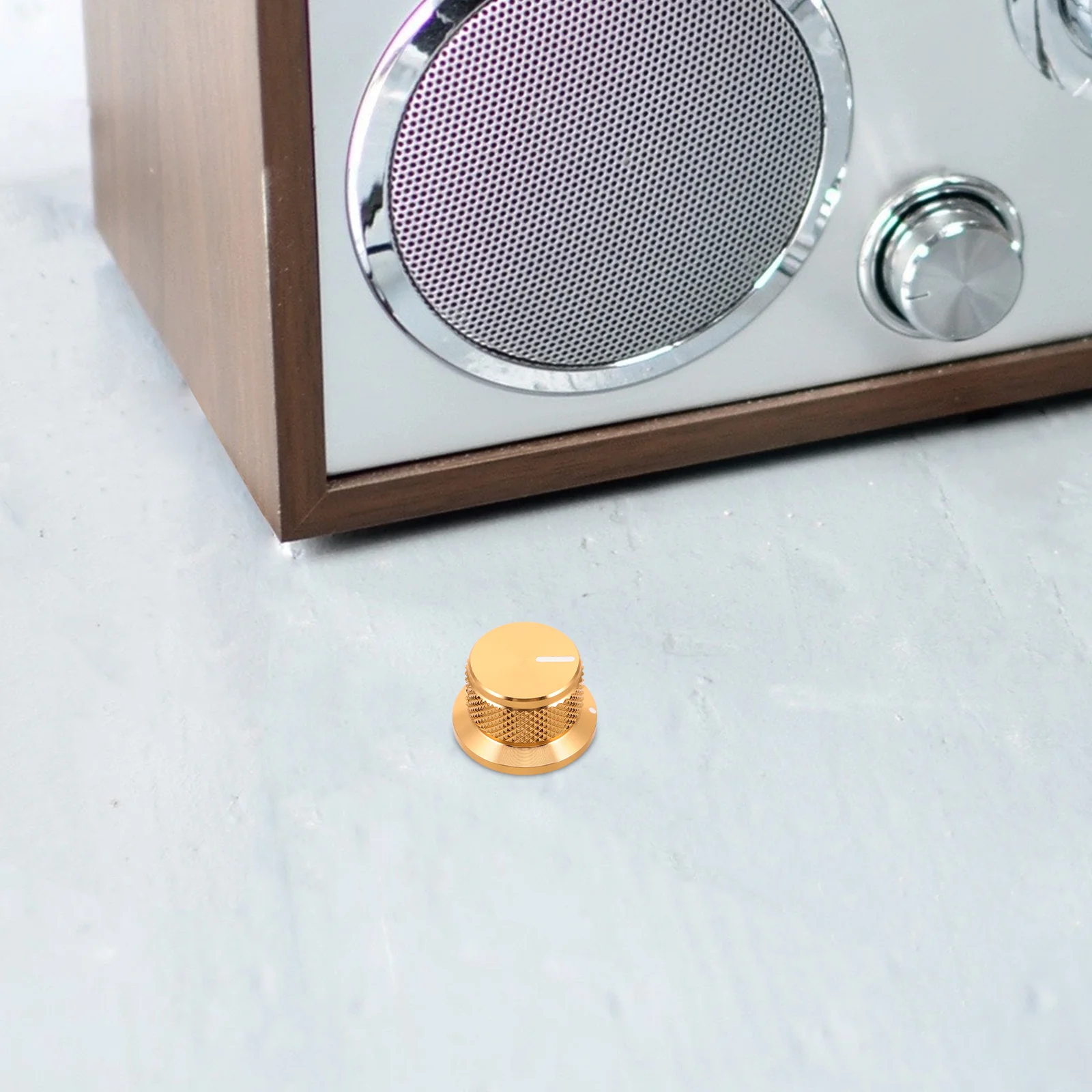 

Gold Aluminum Volume Knob 24x14.5mm Precision Potentiometer Control Knob for Guitar Amplifier Radio Keyboard Universal Fit