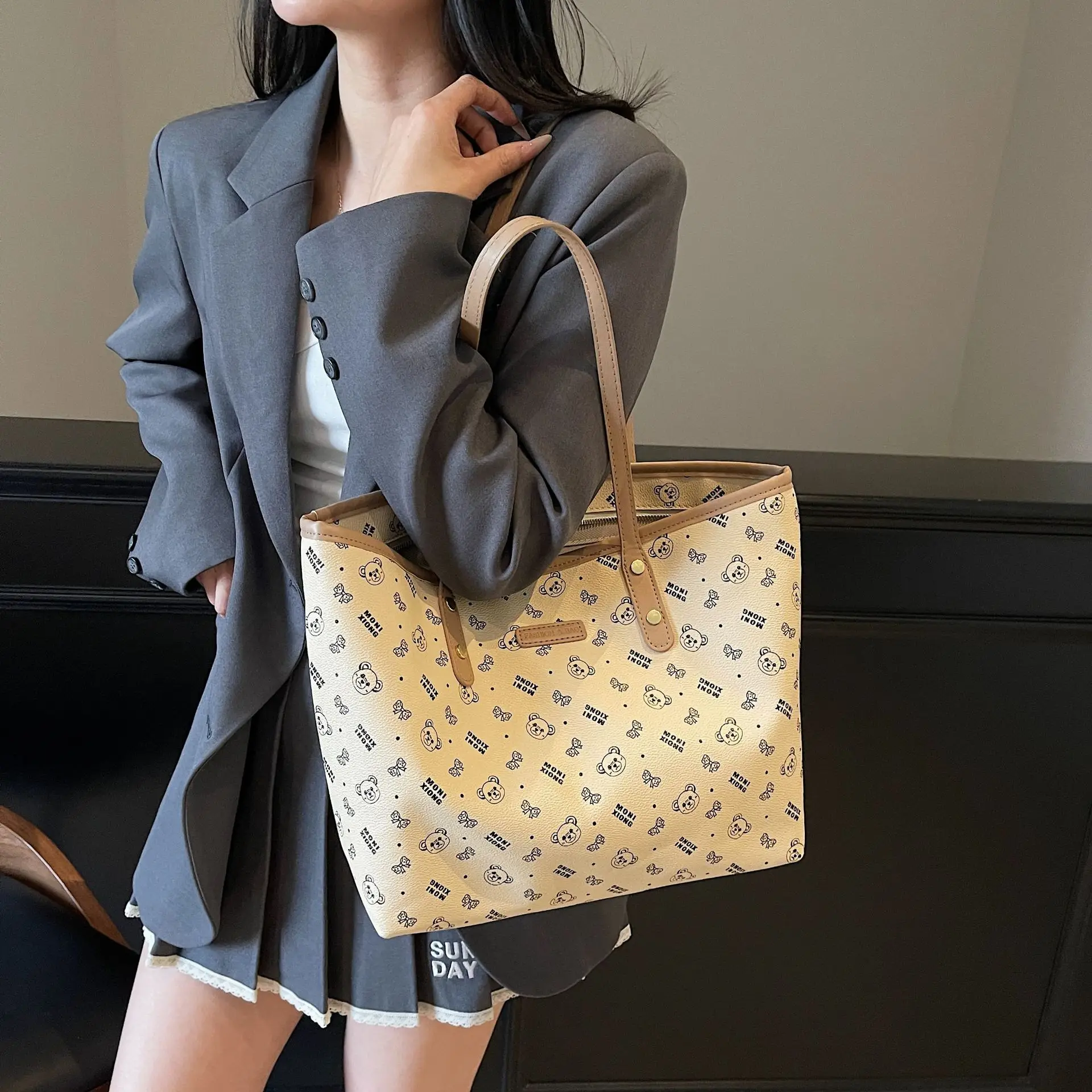 

2025 Large Capacity Canvas Tote Bag for Women, Lightweight Adjustable Shoulder Work Commuter Day to Night Essentials