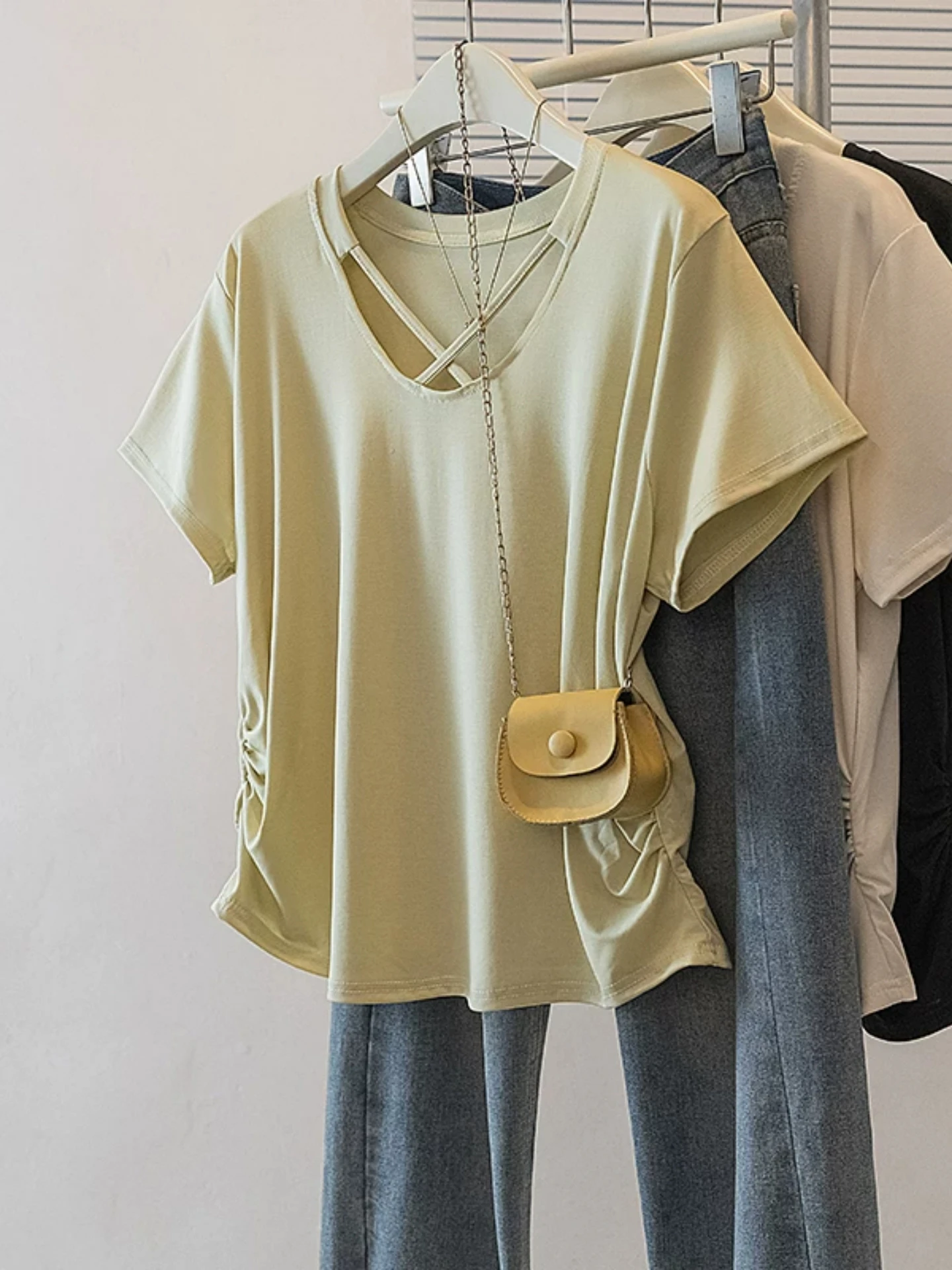 Slimming Design Sense Pleated Short Sleeve T-Shirt Women's Summer New Style Large Size Fat MM Cross V-neck Base Shirt