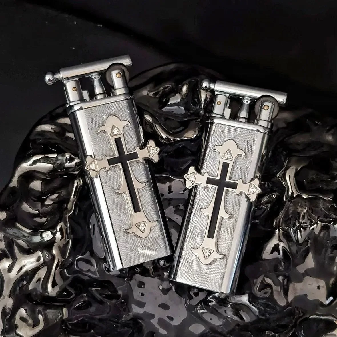 Nuovo accendino a cherosene incrociato retrò fatto a mano di fascia alta con mola in metallo e accendino portatile a fiamma aperta, regalo per fumatori