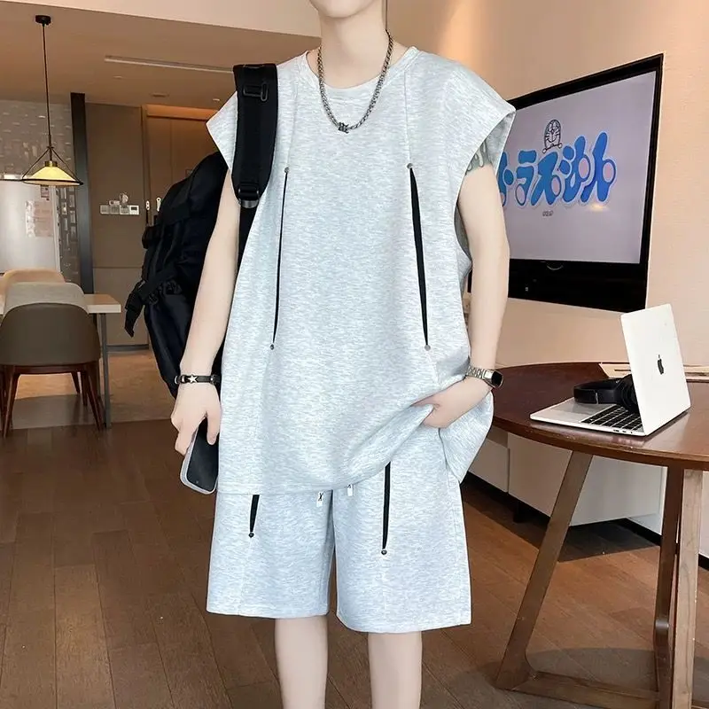 

Summer Thin Men's Sleeveless T-shirt Set, Trendy Loose Versatile Sports Casual Two-piece Set