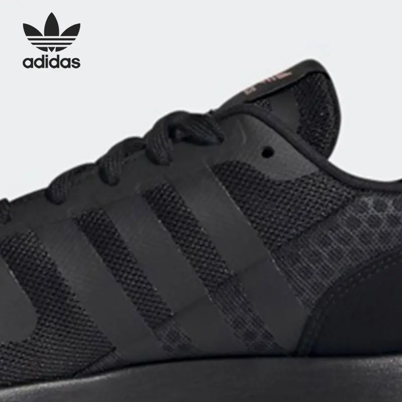 รองเท้าวิ่งผู้หญิง Adidas ของแท้ รุ่นปี 2024 ระบายอากาศได้ดี รองรับแรงกระแทก FZ3453