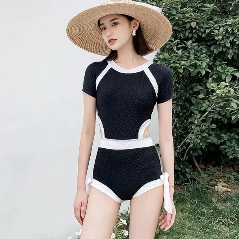 Cover The Belly and Slim Down, Hot Spring Vacation Short Sleeved Light Luxury One-piece Women's One-piece Swimsuit Swimsuit