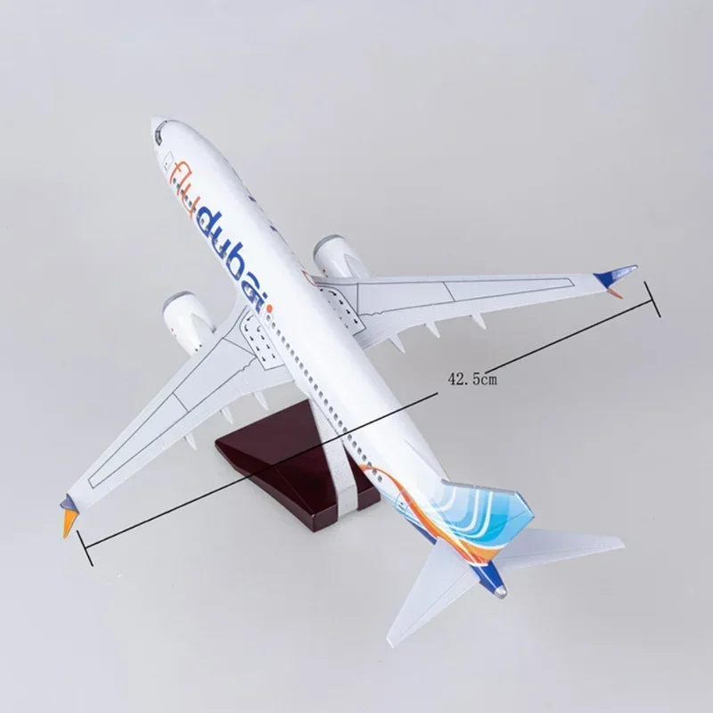 طائرة 737MAX B737 MAX طائرة 1/85 مقياس 47 سنتيمتر يطير دبي طيران ث الضوء والعجلة دييكاست الراتنج نموذج طائرة لعبة جمع