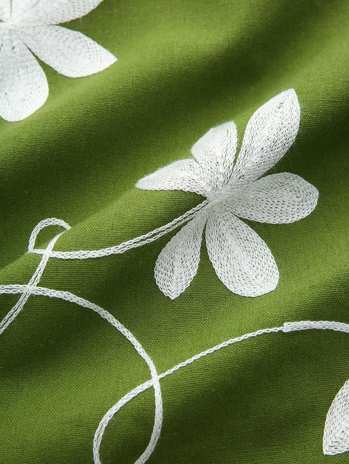 ROSEGAL Plus Size Women Dresses Flower Embroidery Lace Up Ruffles Ruched Pocket Cold Shoulder Dress 2026 New Arrived