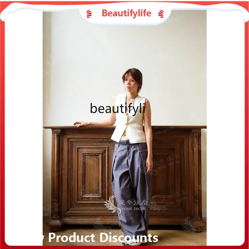 

K4050 Неоклассический коричневый резной двухдверный шкаф из массива дерева