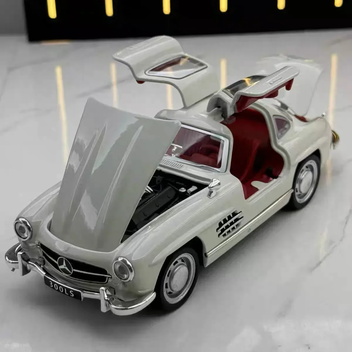 1:32 مرسيدس بنز 300SL سبيكة كلاسيكية عتيقة نموذج سيارة نموذج سيارة دييكاست المعادن التراجع ضوء الصوت سيارة للأطفال هدية