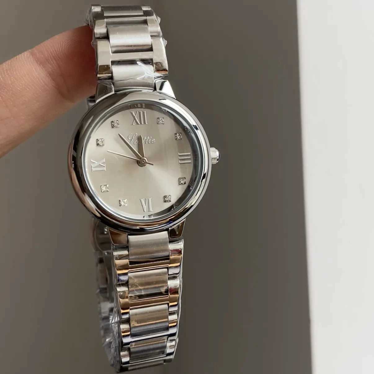 

New Women'S WatchSilver-Gray Round DialHigh-End And Elegant Quartz Watch For Women, Women'S Accessory, A Perfect Gift For Women.
